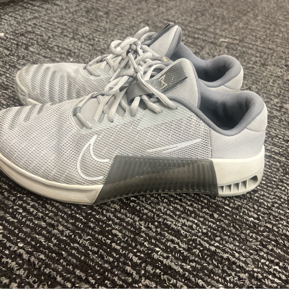 Nike Metcon 9 Light Gray Training Shoes